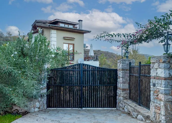 Almond Tatil Evi